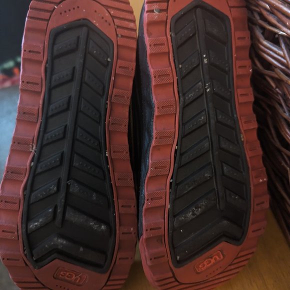 UGG SNOW & RAIN BOOTS(Suede & waterproof rubber/fur insole) - Picture 3 of 5